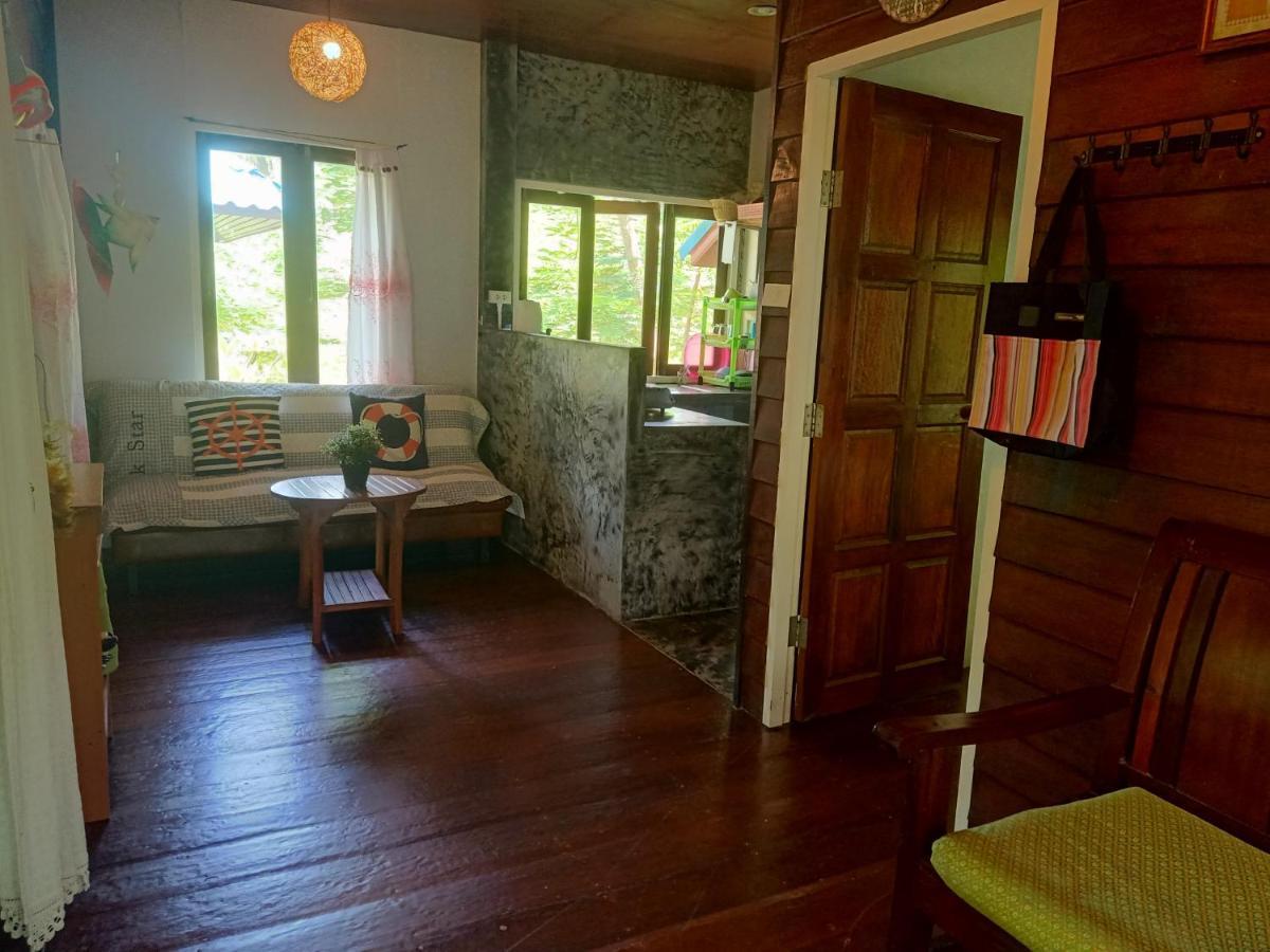 Baan Moonchan House チャロクルム エクステリア 写真